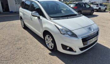 
										PEUGEOT 5008 STYLE 7PL 1.2  130 completo									