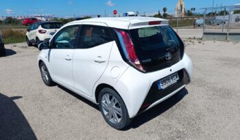 
										TOYOTA AYGO GASOLINA completo									