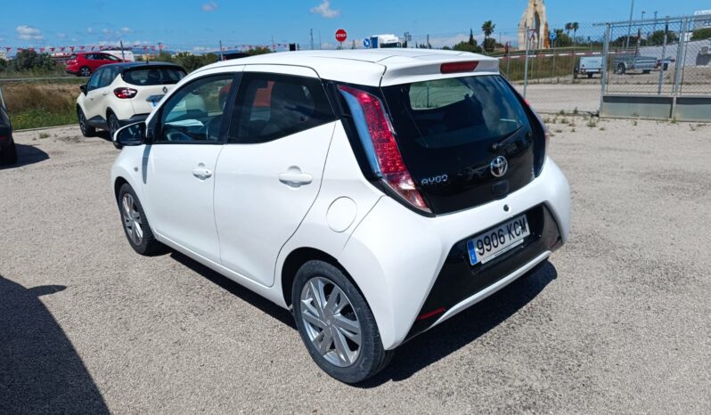 
								TOYOTA AYGO GASOLINA completo									