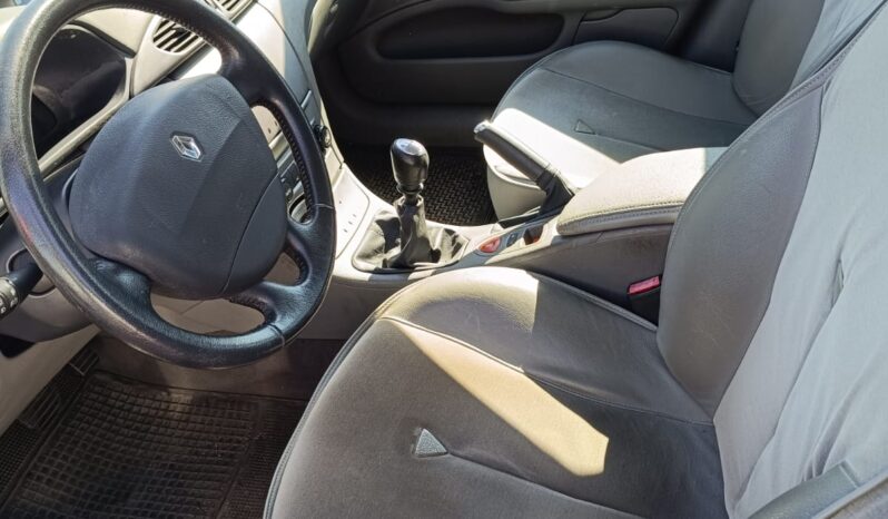 
								RENAULT LAGUNA FAMI 1.9DCI 120 completo									
