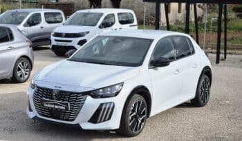 Peugeot 208 GT Hybrid 110 CV KM0 automático en Amposta completo