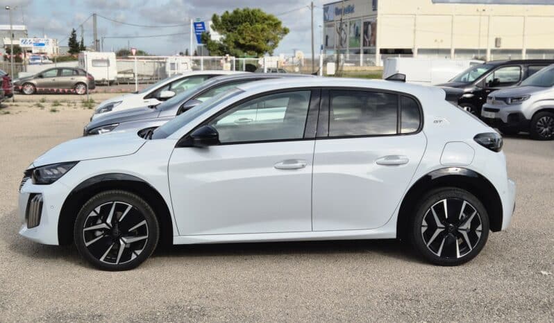 Peugeot 208 GT Hybrid 110 CV KM0 automático en Amposta completo