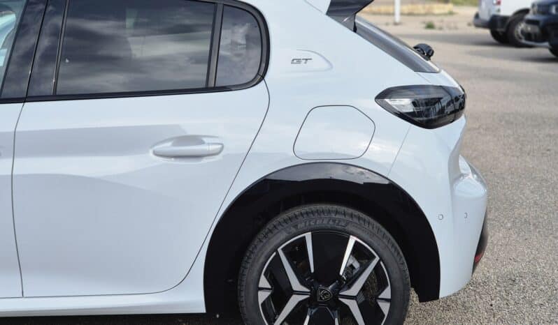 Peugeot 208 GT Hybrid 110 CV KM0 automático en Amposta completo