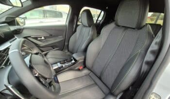 Peugeot 208 GT Hybrid 110 CV KM0 automático en Amposta completo