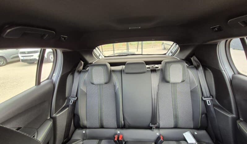 Peugeot 208 GT Hybrid 110 CV KM0 automático en Amposta completo