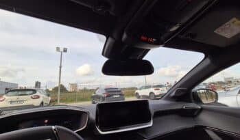 Peugeot 208 GT Hybrid 110 CV KM0 automático en Amposta completo