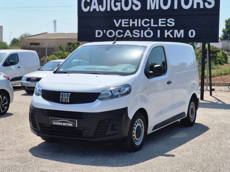 Fiat Scudo Furgón Business 1.5 BlueHDi 100 CV L2 blanca vista desde el frontal tres cuartos